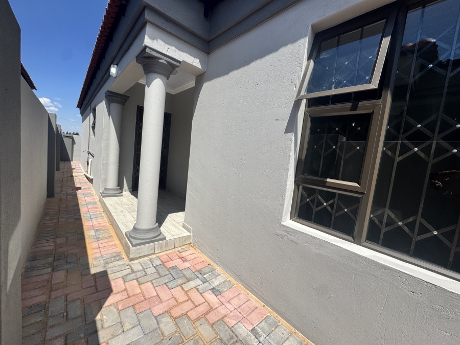 3 Bedroom Property for Sale in Flamwood North West